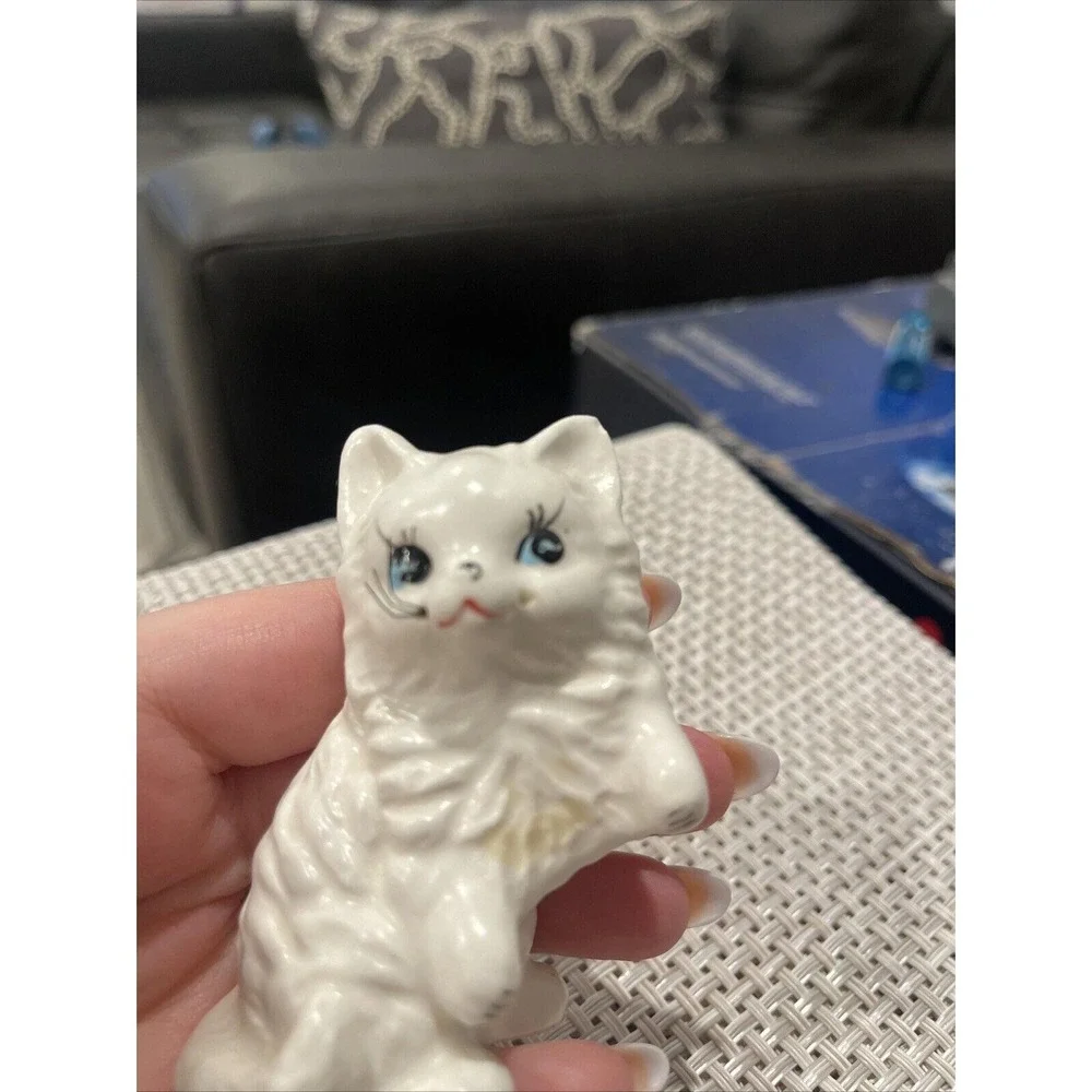 VINTAGE 1984 ENESCO Persian White Cat Figurine BEAUTIFUL 2.25